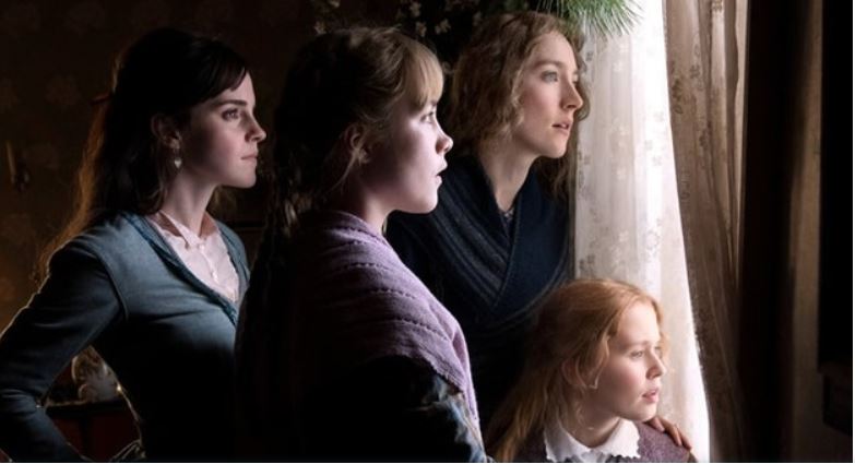 Mujeres viendo en una ventana