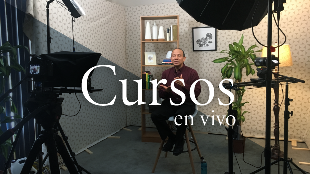 Sixto Porras grabando un curso en linea