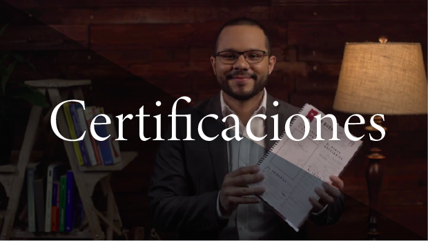 Esteban Porras exponiendo un taller de certificaciones