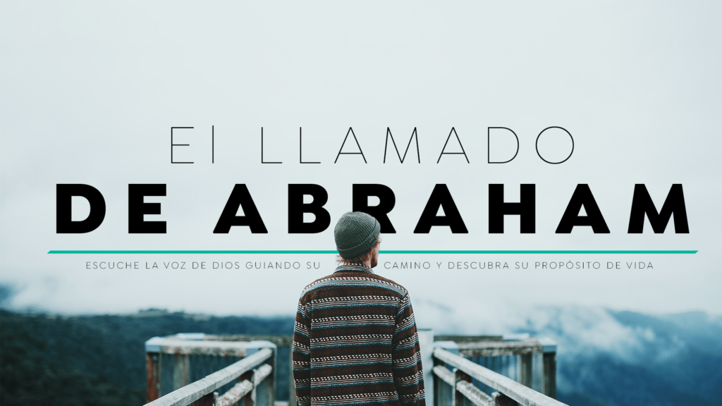 Hombre joven en un mirador viendo las motañas del curso El Llamado de Abraham