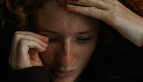 Esposa afectada por la adicción de su marido